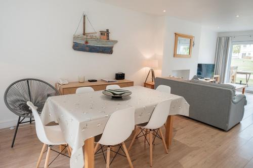 West Bay Cottages Yarmouth Isle of Wight – Yarmouth, 
