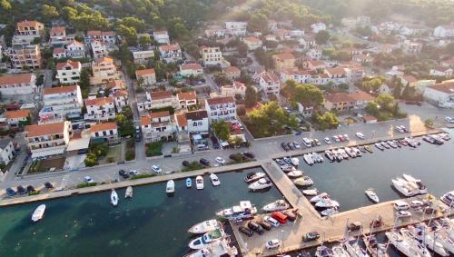  Gina Bed & Breakfast in Tisno