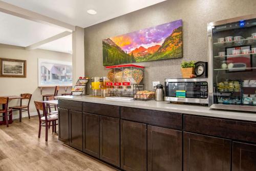 餐廳, Econo Lodge Inn & Suites Durango in 杜蘭戈市中心