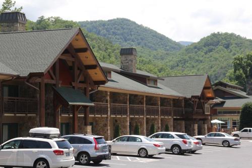 Greystone Lodge on the River