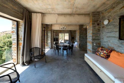 Kea Architect's villa Beyond Horizon gîte à louer Péra Meriá