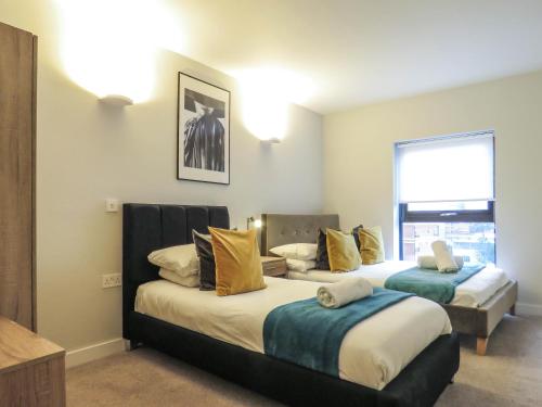 Tudors eSuites JQ Apartments Two Bedrooms, Birmingham (photo 6)