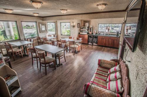 Days Inn by Wyndham Destin - main image