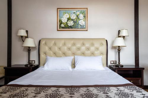 2 bedrooms, 4 beds