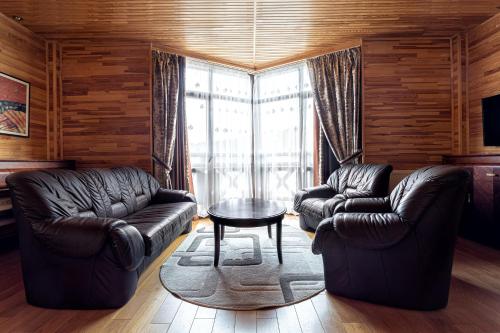2 bedrooms, 4 beds