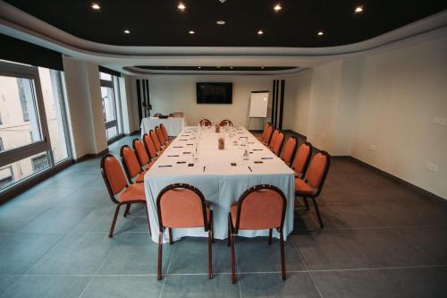 Urban Anaga Hotel - image 11