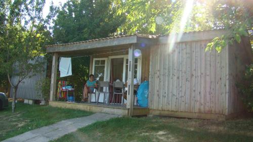 CAMPING LES GRAVES - Hotel - Saint-Pierre-Lafeuille