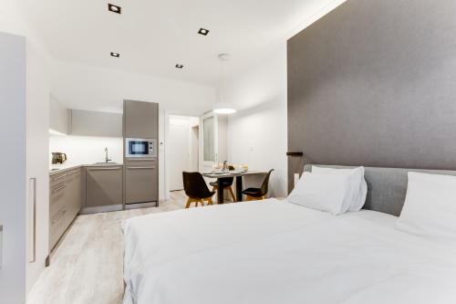 Lampi Aparthotel Prague