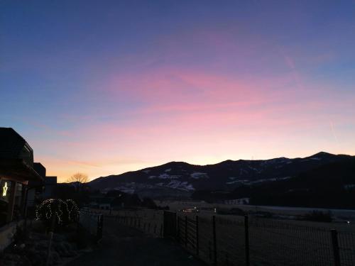 Kilátás, Ferienwohnung Stockenhuber in Diemlern