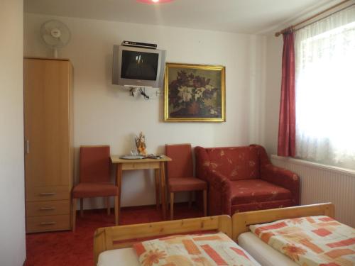 2 twin beds