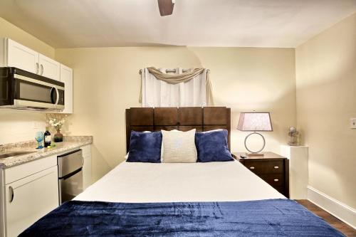 Relaxing, Comfortable, Private Bedroom thumb 4