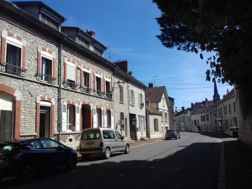 A környék, Le Voltaire in Chateau-Landon