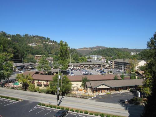 Olde Gatlinburg Rentals - main image