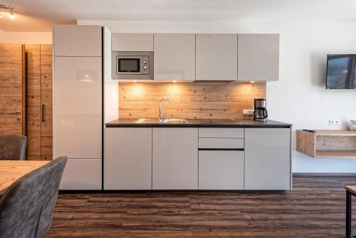 2 bedrooms, 3 beds