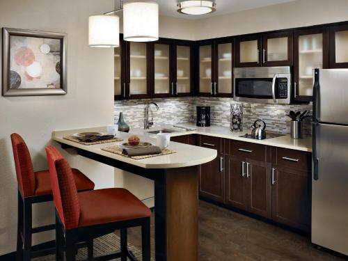 Staybridge Suites - Pittsburgh-Cranberry Township, an IHG Hotel in Warrendale, USA