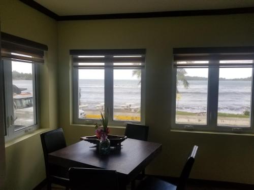 طعام و مشروبات, Inn The Town in بورت انتونيو