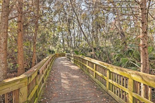 Beach Retreat in Jacksonville Pet and Family-Friendly