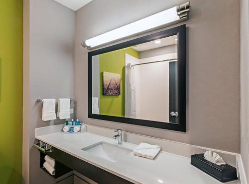 Holiday Inn Express & Suites Perryton an IHG Hotel - image 8