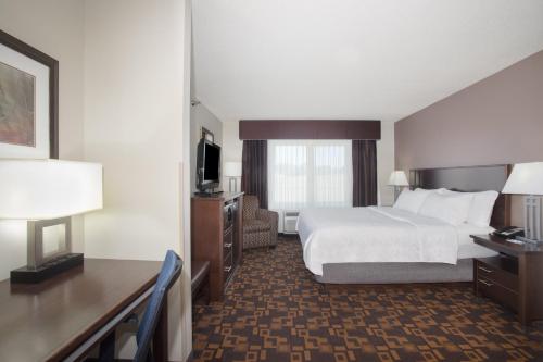 Holiday Inn Express & Suites Yankton, an IHG Hotel