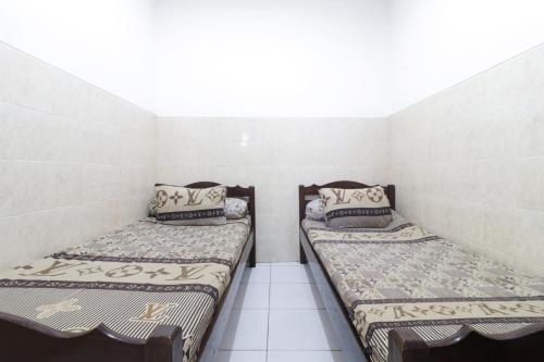 Economy Double Room image 2