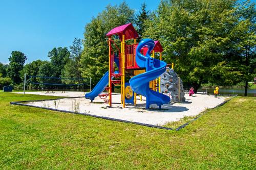 Hershey Camping Resort Loft Park Model 7 thumb 2