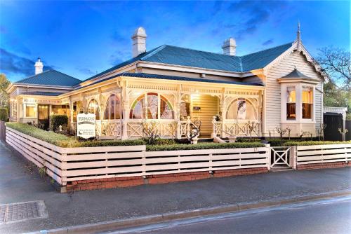 Kurrajong House - Accommodation - Launceston