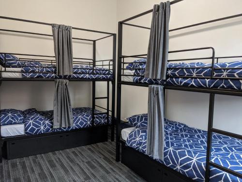 Queen Victoria Hostel – Melbourne, GA
