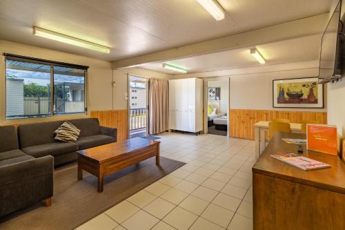 3 bedrooms, 5 beds