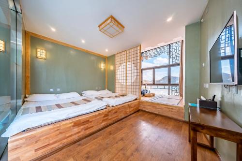 Dali Luzhoufan Seaview Hotel