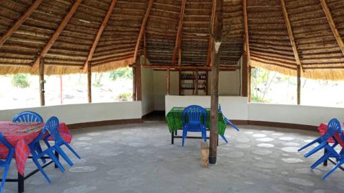 Restorāns, Tangi Safari Lodge in Paraa
