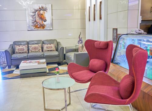 Grand Square Hotel - image 2