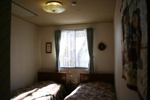 Twin Room - Non-Smoking