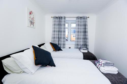 The Palmerston 3 Bed House Thamesmead Greenwich London With Netflix, Plumstead, London