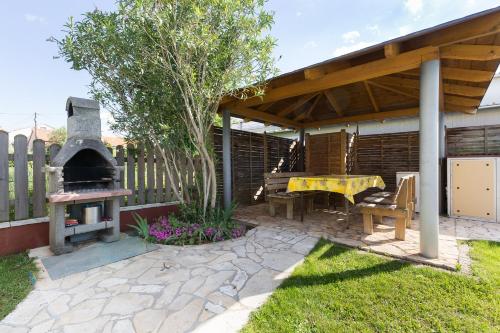 Apartment Twisting By The Private Pool - image 3