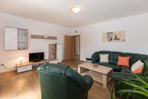 Apartment Twisting By The Private Pool - image 9