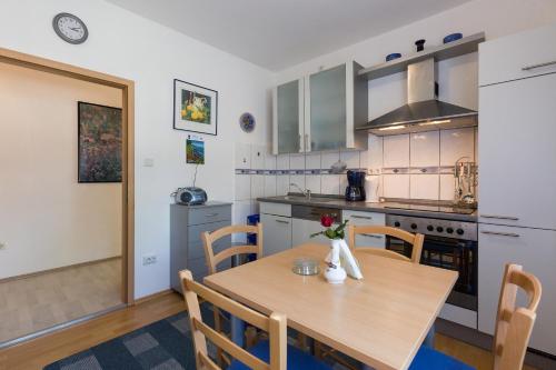 Apartment Twisting By The Private Pool - image 5
