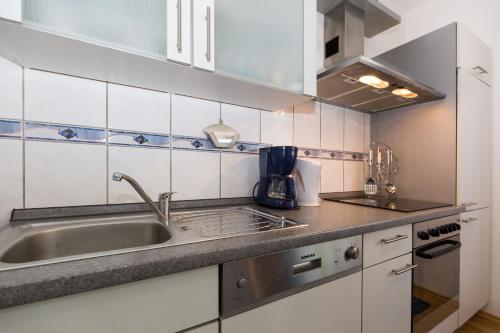 Apartment Twisting By The Private Pool - image 10