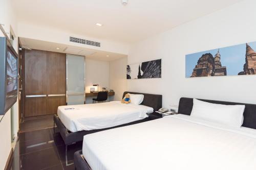 Silver Living Phrom Phong by Favstay Silver Living Phrom Phong by Favstay