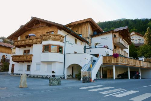 Haus Alpenblick - Apartment - Ladis