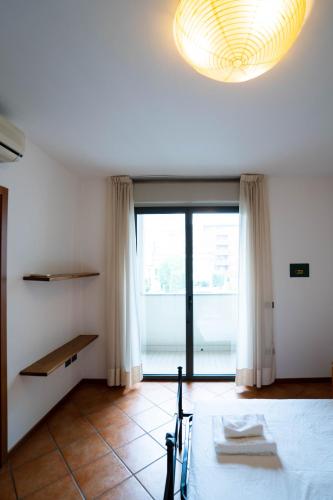 V12 Apartments - Tadini 14