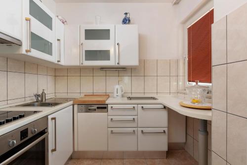 Deluxe Apartment room in Apartments Antonio - Podstrana Split