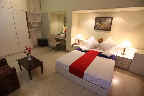 room detail thumbnail 1