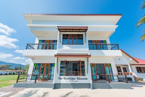 The Boutique Khanom, Khanom