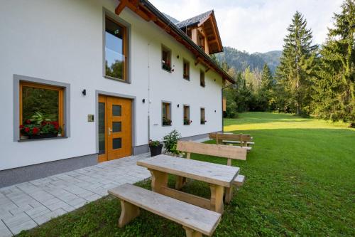 Jardín, Bohinj Apartments Goldhorn Kingdom in Bohinjsko Jezero