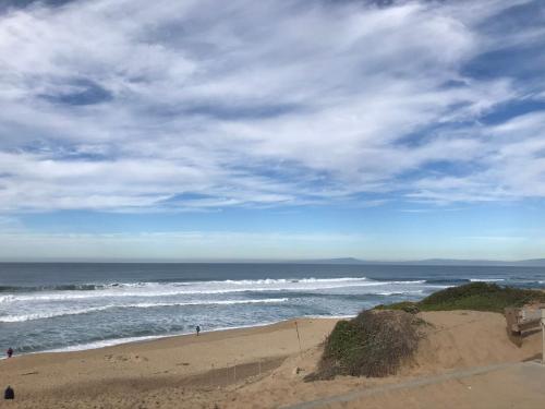 Country Inn & Suites by Radisson Monterey Beachfront-Marina CA - image 11