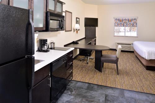 Candlewood Suites Winchester, an IHG Hotel