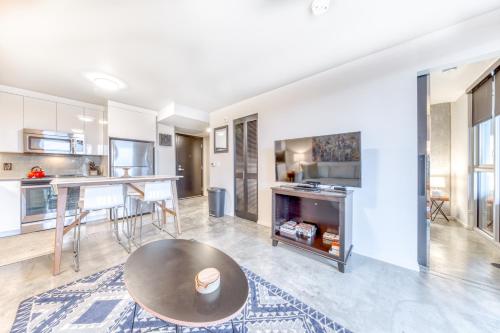 Q21 Condos near คฤหาสน์พิทท็อค