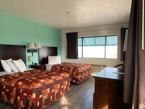 Sea Horse Inn and Cottages - image 5