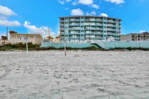 Daytona Beach Club & Beachfront Beetle - image 2