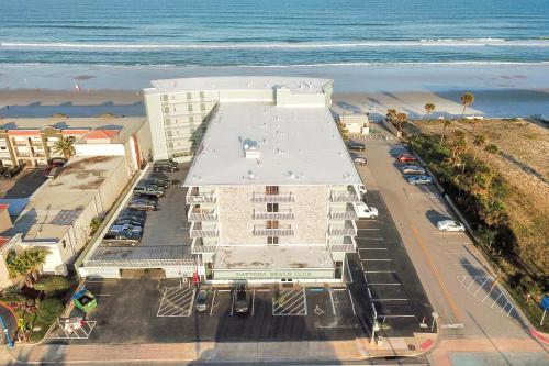 Daytona Beach Club & Beachfront Beetle - image 8
